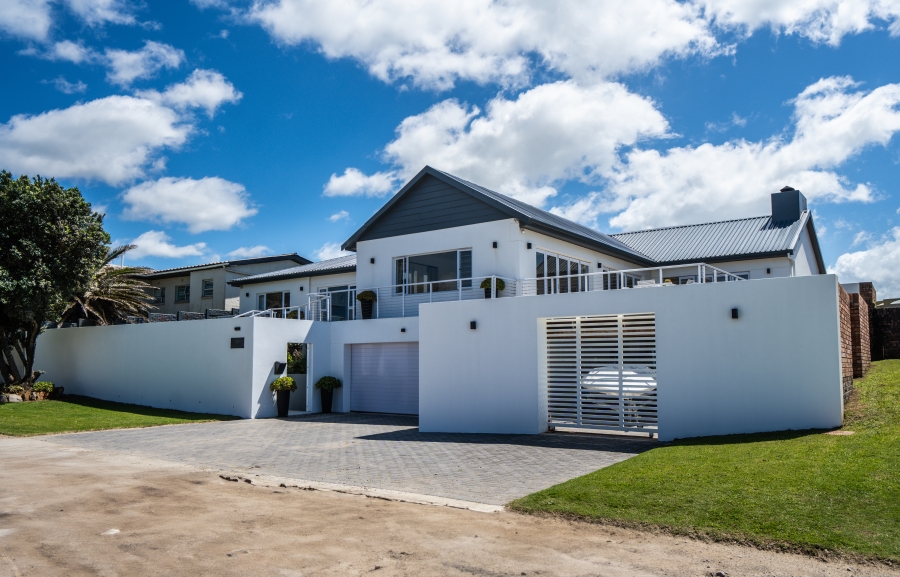 4 Bedroom Property for Sale in West Beach Eastern Cape